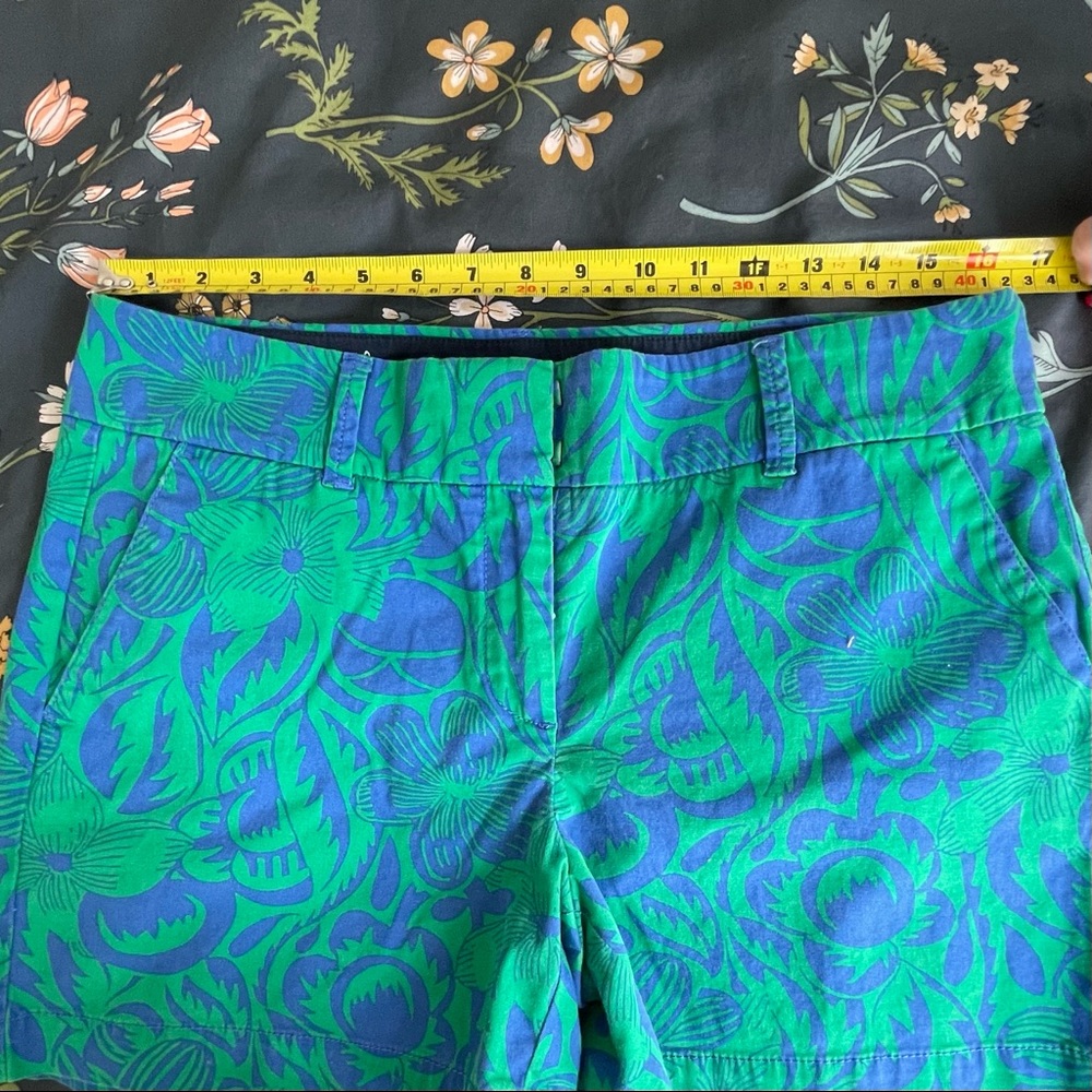 Talbots The Daily Shorts tropical print blue green, Size 10 - Picture 7 of 7